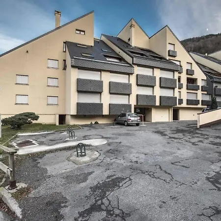 Apartment Avec Parking Prive, Proche Centre, Commerces Et Telepherique - 4 Pers. - Fr-1-296-179